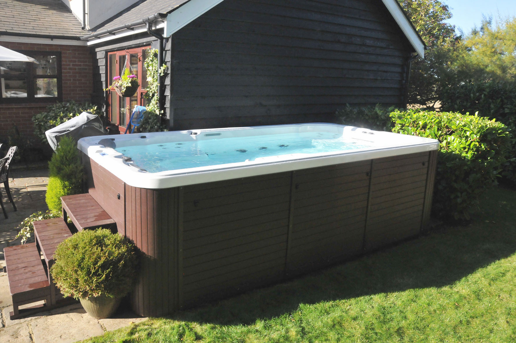 side view of hydros swim spa